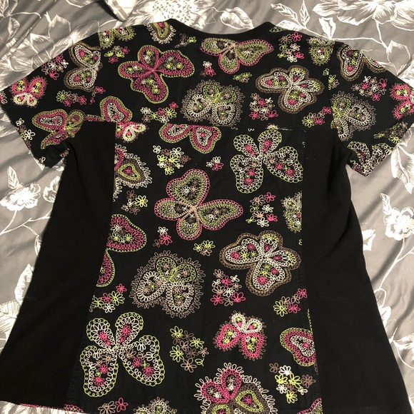 SOLD!  2 Scrub tops Sz M Grey’s Anatomy & Cherokee - Picture 6 of 16